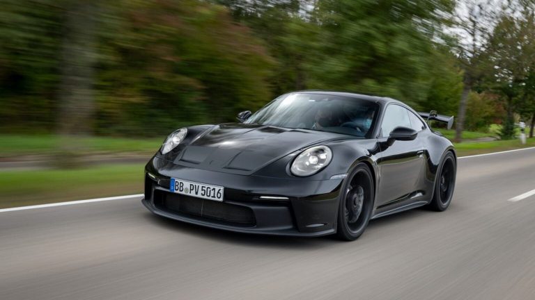Top Four Porsche Cars – Tips to Choose the Right One